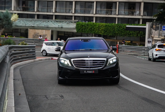 Mercedes-Benz S 65 AMG V222