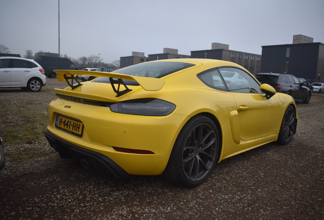 Porsche 718 Cayman GT4