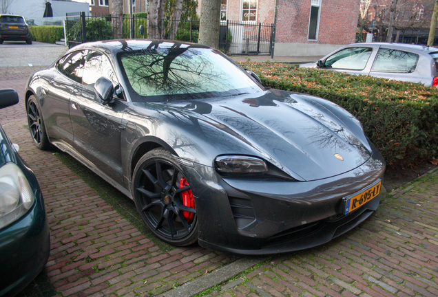 Porsche Taycan GTS