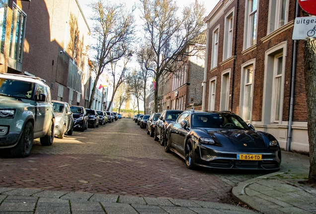 Porsche Taycan GTS Sport Turismo