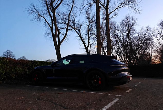 Porsche Taycan GTS Sport Turismo