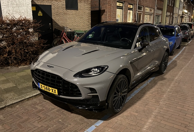 Aston Martin DBX707