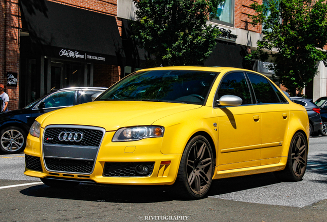 Audi RS4 Sedan