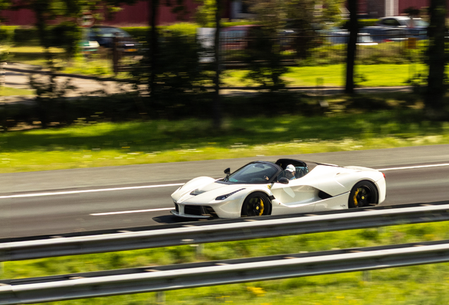 Ferrari LaFerrari Aperta