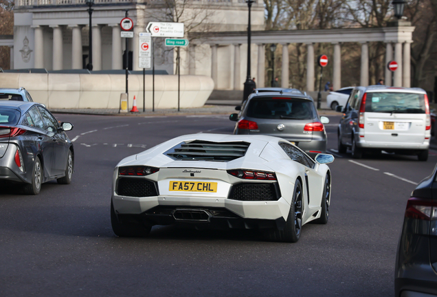 Lamborghini Aventador LP700-4