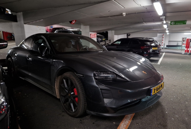 Porsche Taycan GTS