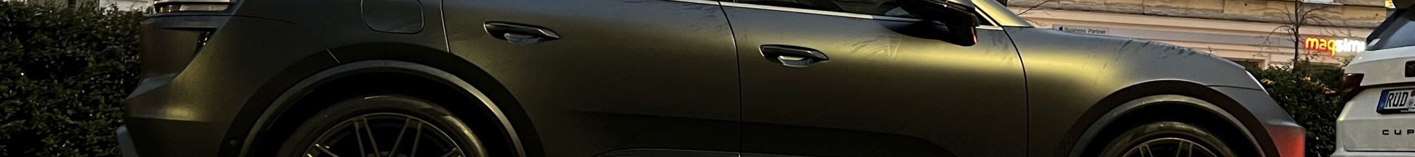 Porsche Macan EV Turbo