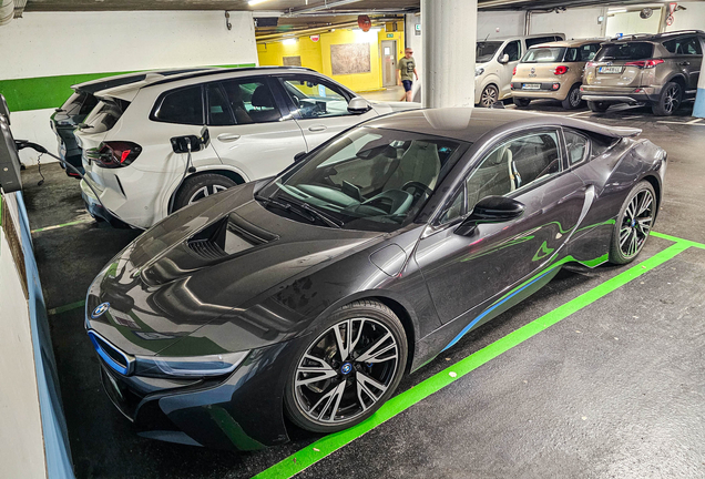 BMW i8