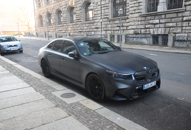 BMW M5 G90