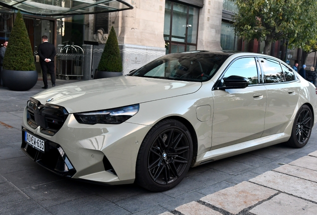 BMW M5 G90