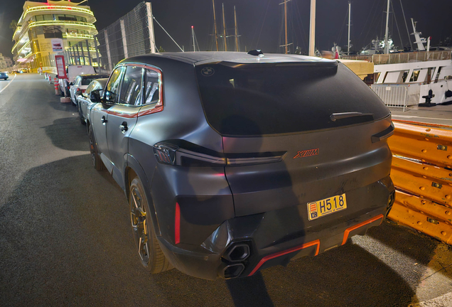 BMW XM G09 Label Red