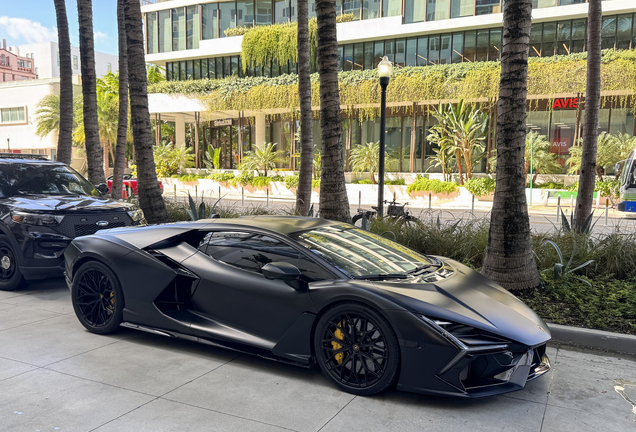 Lamborghini Revuelto