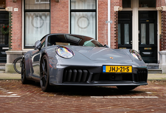 Porsche 992 Carrera 4 GTS Cabriolet MkII