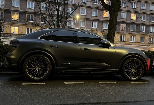 Porsche Macan EV Turbo