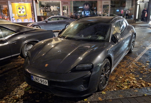 Porsche Taycan GTS Sport Turismo