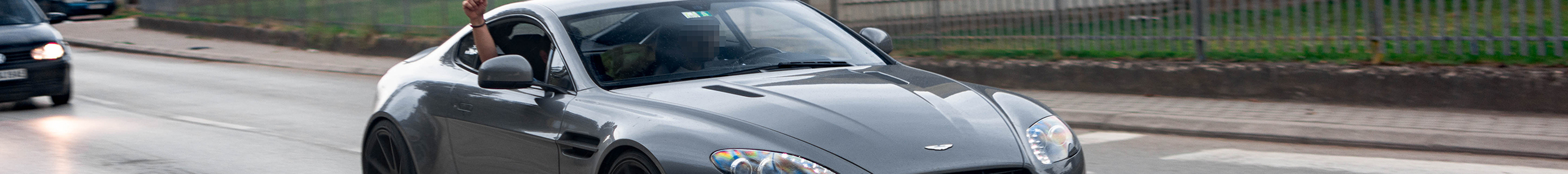 Aston Martin V8 Vantage 2012