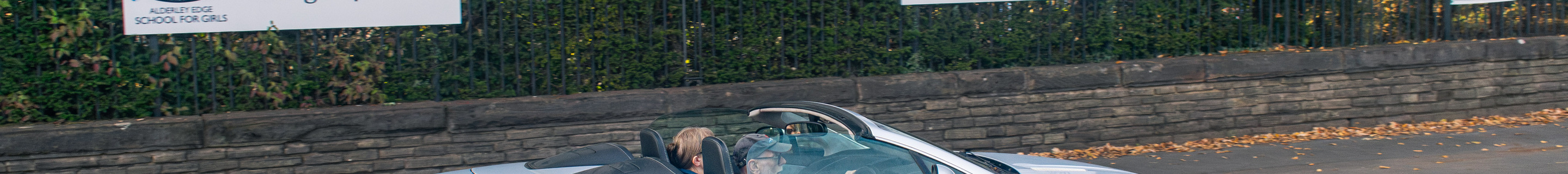 Aston Martin V8 Vantage Roadster