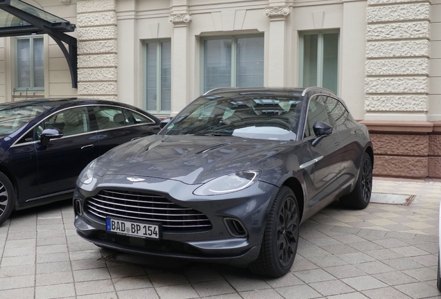 Aston Martin DBX