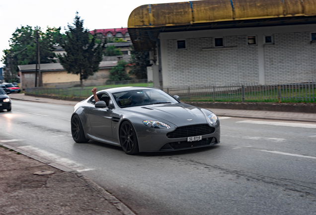 Aston Martin V8 Vantage 2012