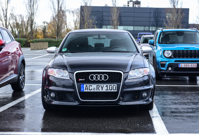 Audi RS4 Sedan