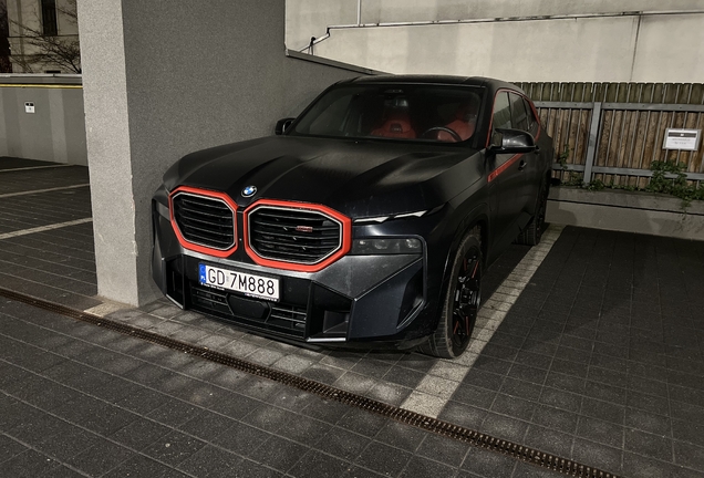 BMW XM G09 Label Red