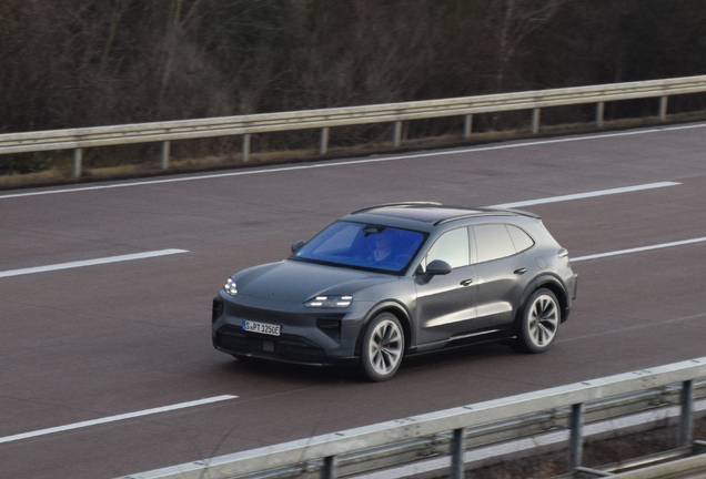 Porsche Cayenne Turbo Electric