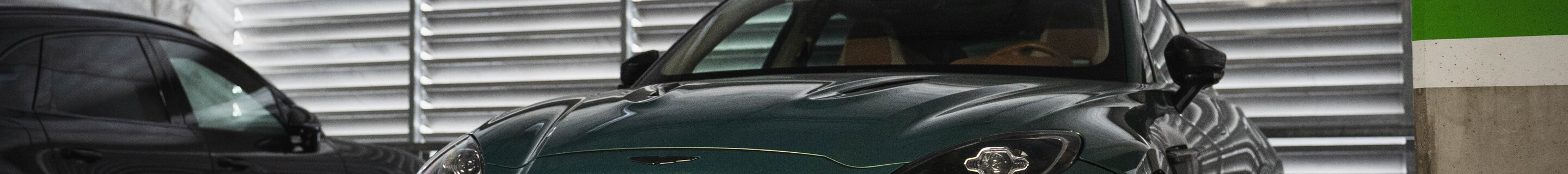Aston Martin DBX707