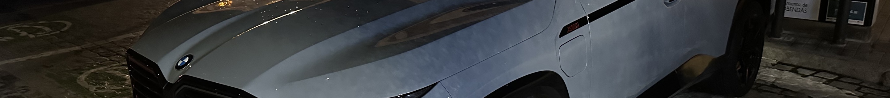 BMW XM G09 Label Red