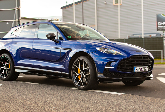 Aston Martin DBX707