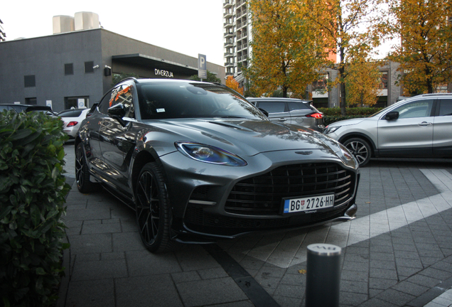 Aston Martin DBX707