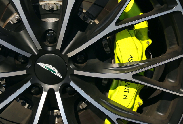 Aston Martin V8 Vantage Formula 1 Edition Roadster