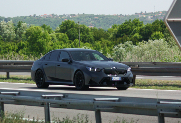BMW M5 G90