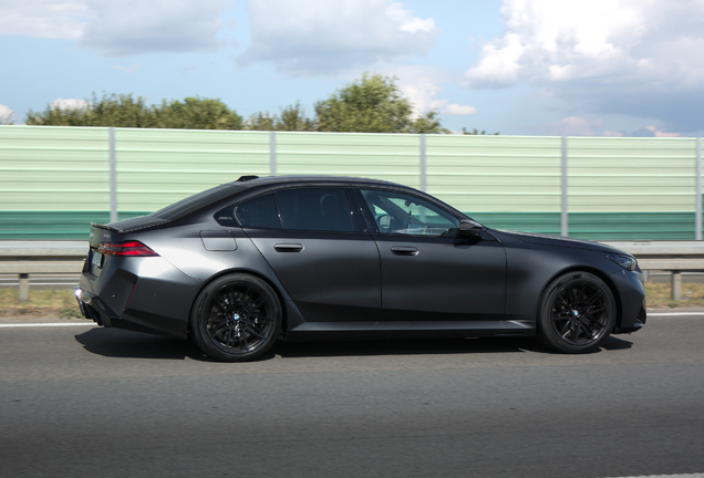 BMW M5 G90
