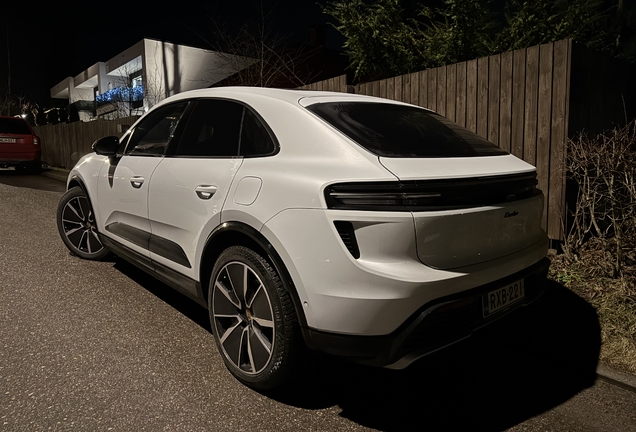 Porsche Macan EV Turbo