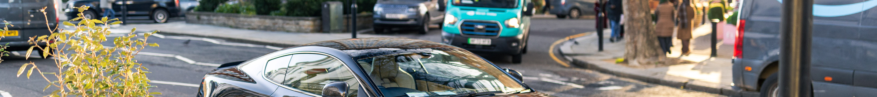 Aston Martin DB9 2013