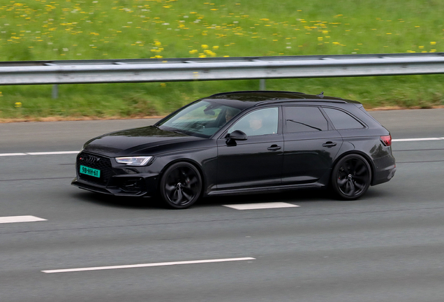 Audi RS4 Avant B9