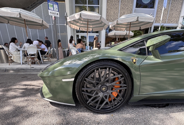 Lamborghini Aventador S LP740-4