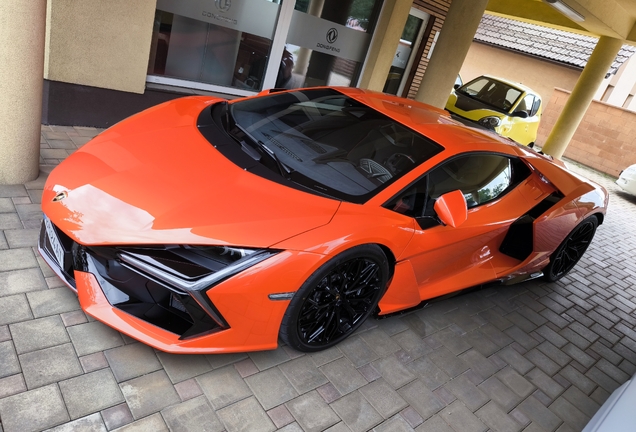 Lamborghini Revuelto