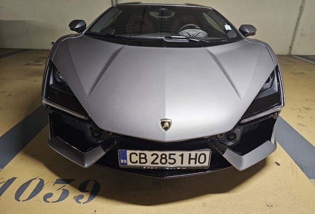 Lamborghini Revuelto