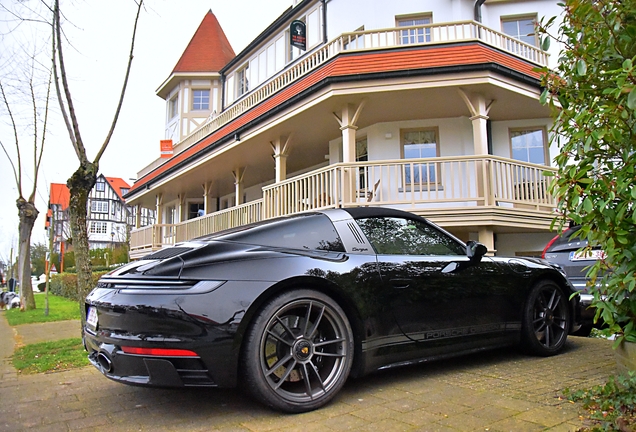 ホォアナデアルコ　ブラック ポルシェ 992 ブラック にナノセラミックコーティング施工