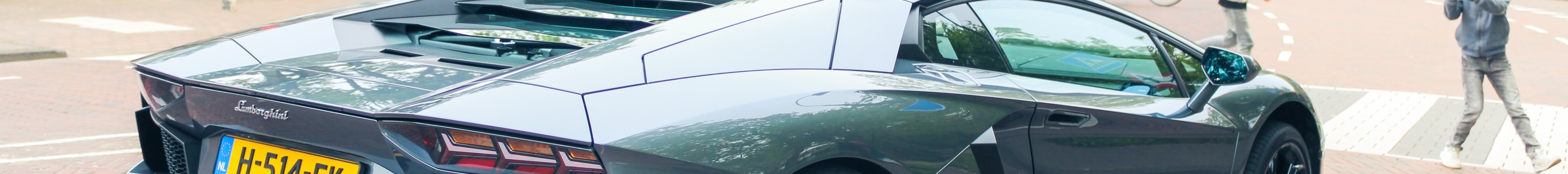 Lamborghini Aventador LP700-4