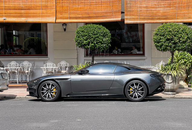 Aston Martin DB11 V8