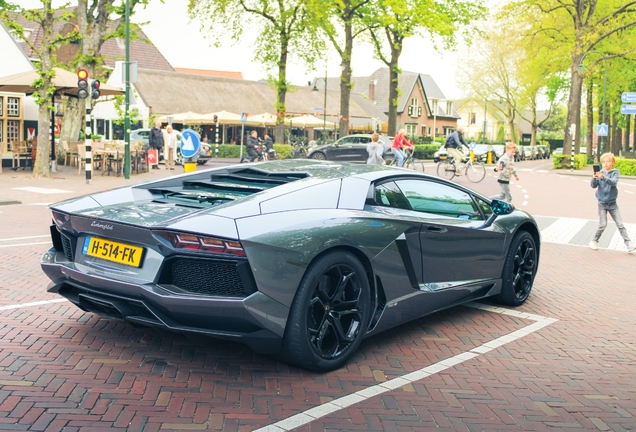 Lamborghini Aventador LP700-4