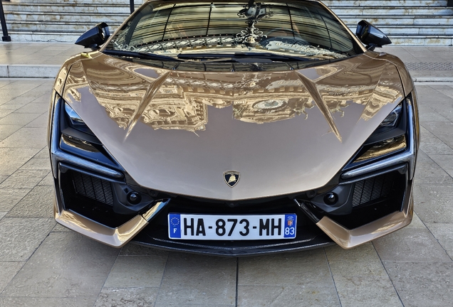 Lamborghini Revuelto