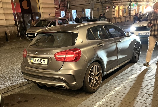 Mercedes-AMG GLA 45 X156