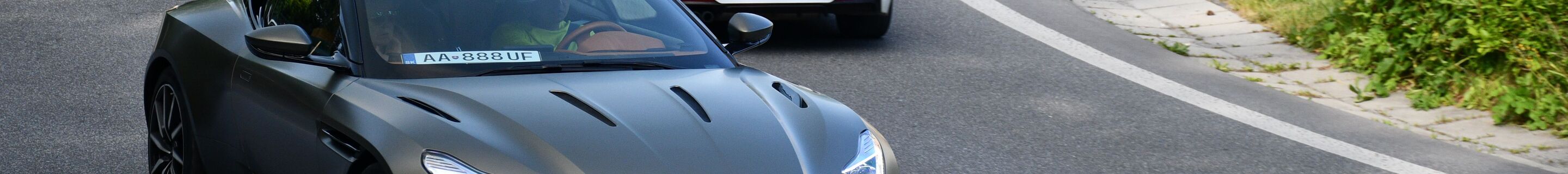 Aston Martin DB11