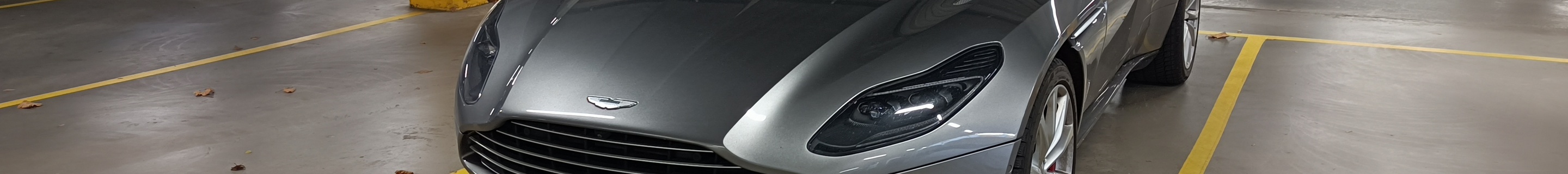 Aston Martin DB11 V8