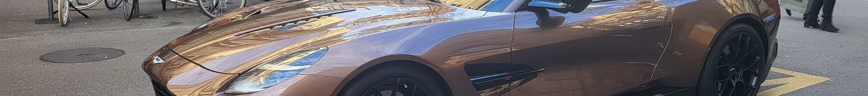 Aston Martin Vanquish 2025