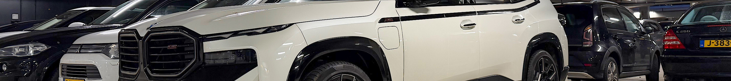 BMW XM G09 Label Red