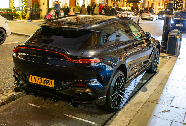 Aston Martin DBX707